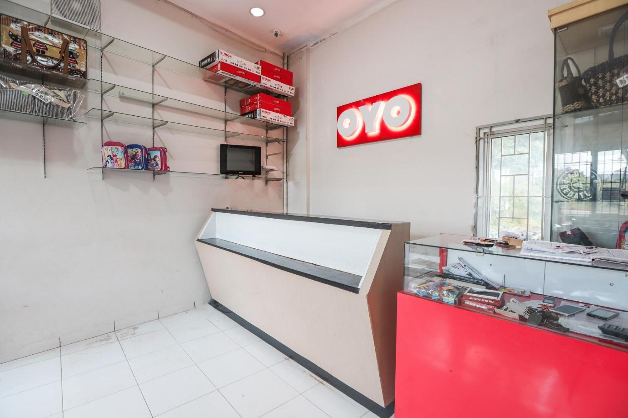 Oyo 387 Alfa Guest House Tegal  Buitenkant foto