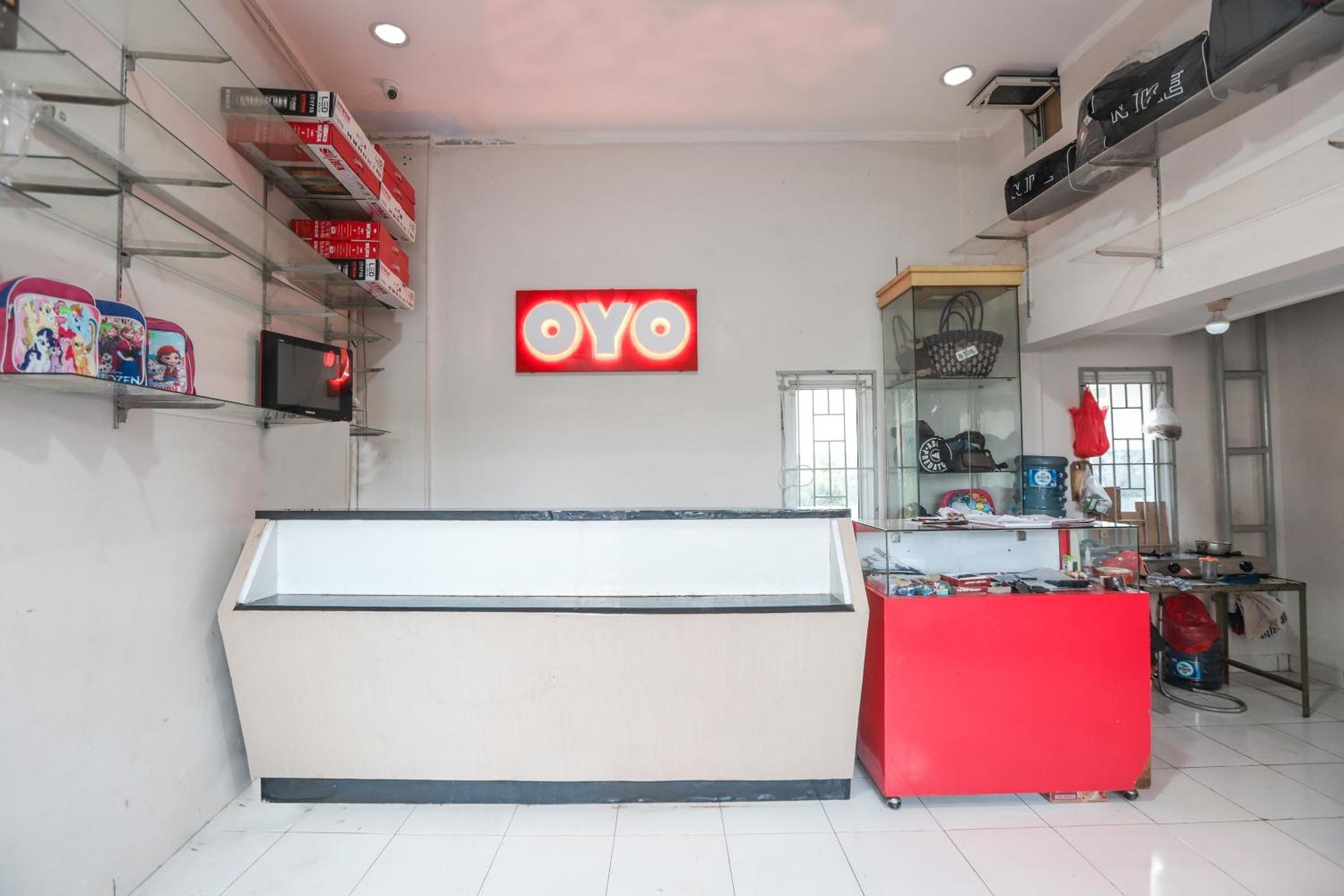 Oyo 387 Alfa Guest House Tegal  Buitenkant foto