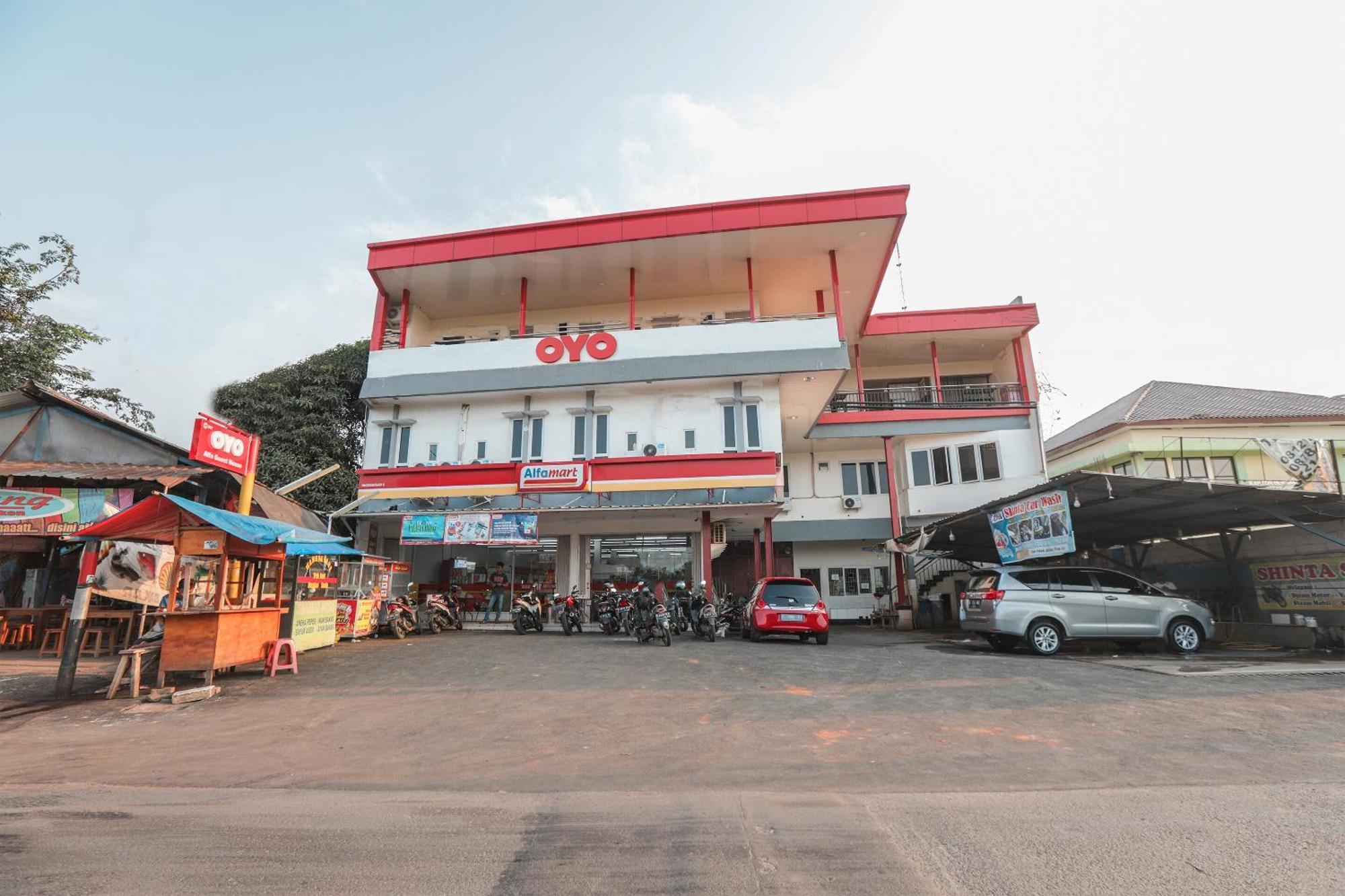 Oyo 387 Alfa Guest House Tegal  Buitenkant foto