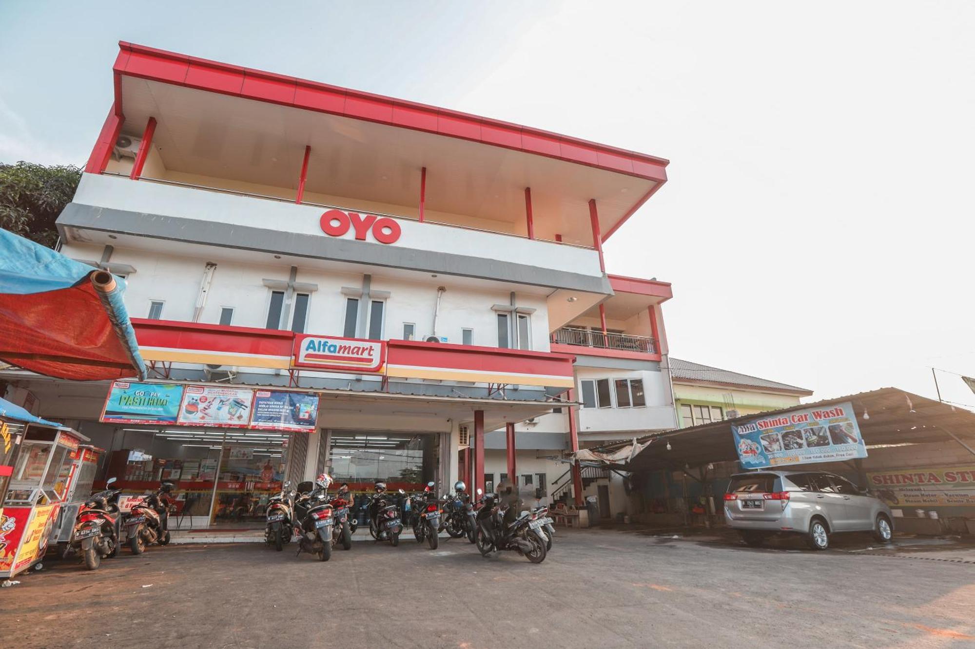 Oyo 387 Alfa Guest House Tegal  Buitenkant foto